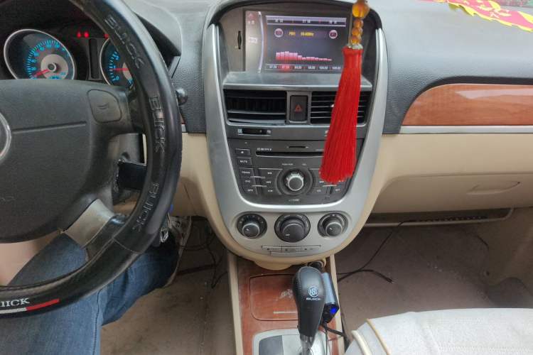 Used Buick Excelle 2013 1.5L Automatic Luxury Model Audio And AC Panel