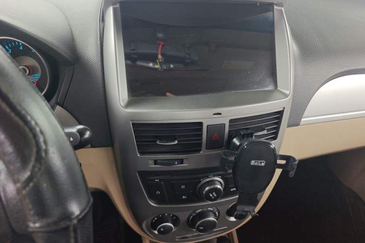Used Buick Excelle 2013 1.5L Manual Classic Model Audio And AC Panel