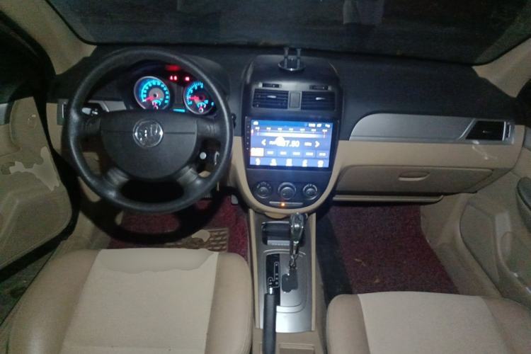 Used Buick Excelle 2013 1.5L Automatic Classic Model Center Console