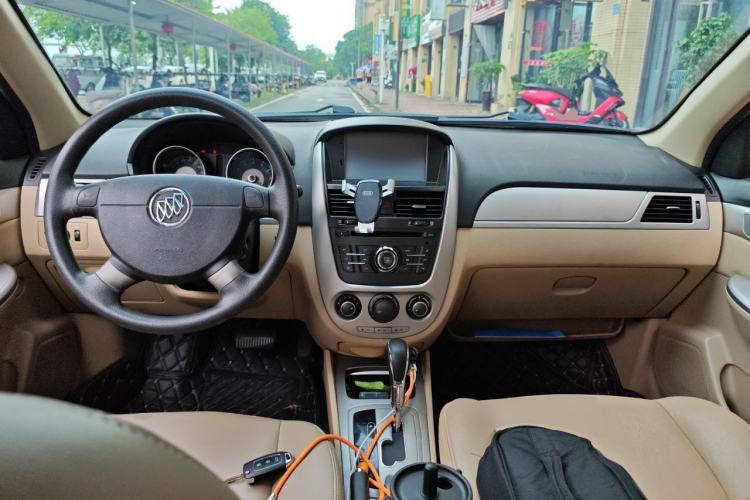 Used Buick Excelle 2013 1.5L Automatic Classic Model Center Console