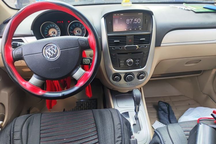 Used Buick Excelle 2013 1.5L Automatic Classic Model Center Console