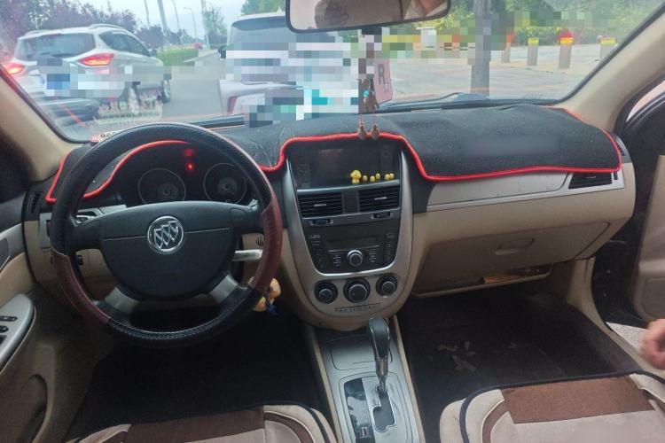 Used Buick Excelle 2013 1.5L Automatic Classic Model Center Console