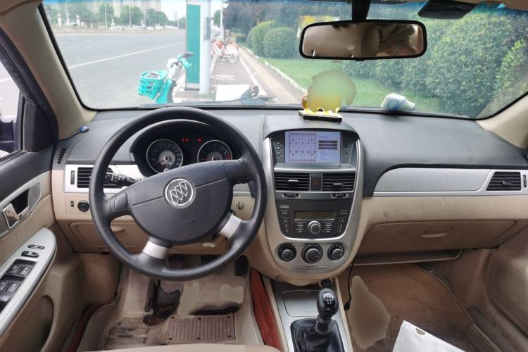 Used Buick Excelle 2013 1.5L Manual Classic Model Center Console