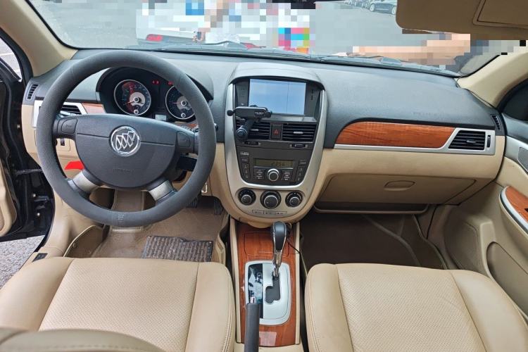 Used Buick Excelle 2013 1.5L Automatic Luxury Model Center Console