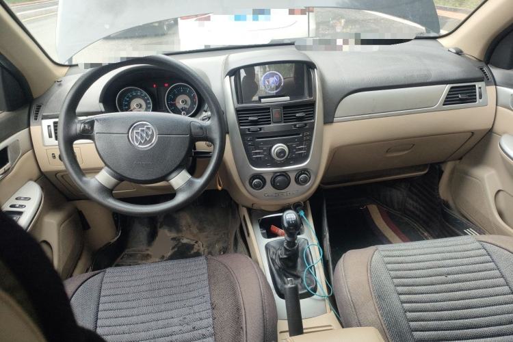 Used Buick Excelle 2013 1.5L Manual Classic Model Center Console