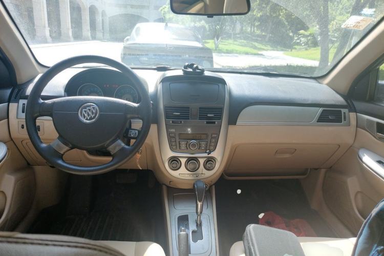 Used Buick Excelle 2013 1.5L Automatic Classic Model Center Console