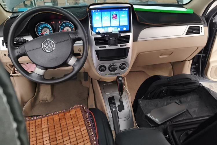 Used Buick Excelle 2013 1.5L Automatic Classic Model Center Console