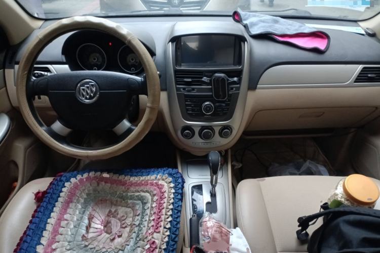 Used Buick Excelle 2013 1.5L Automatic Classic Model Center Console