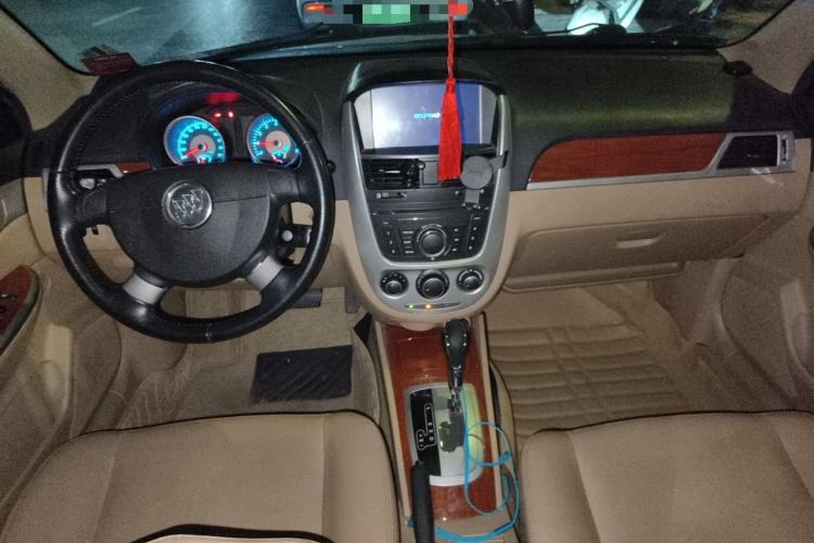 Used Buick Excelle 2013 1.5L Automatic Luxury Model Center Console