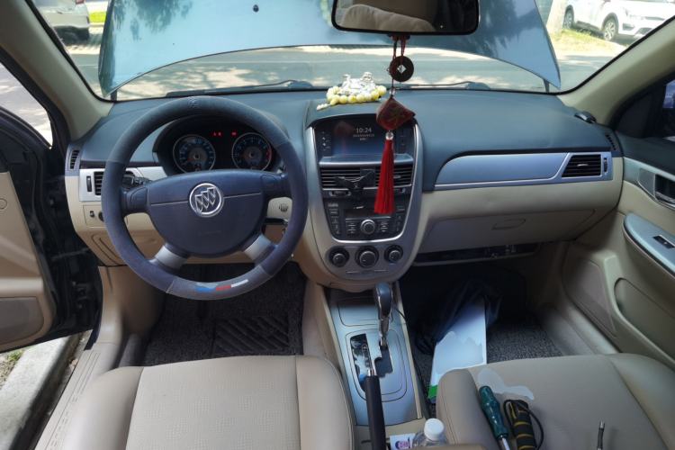 Used Buick Excelle 2013 1.5L Automatic Classic Model Center Console
