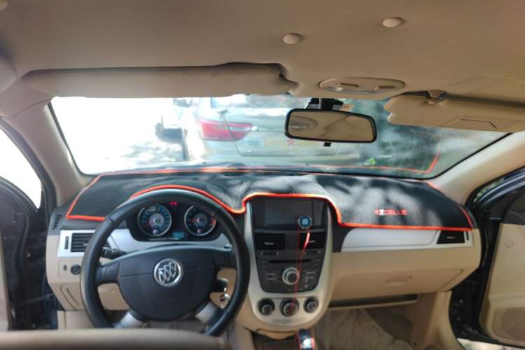 Used Buick Excelle 2013 1.5L Automatic Classic Model Center Console