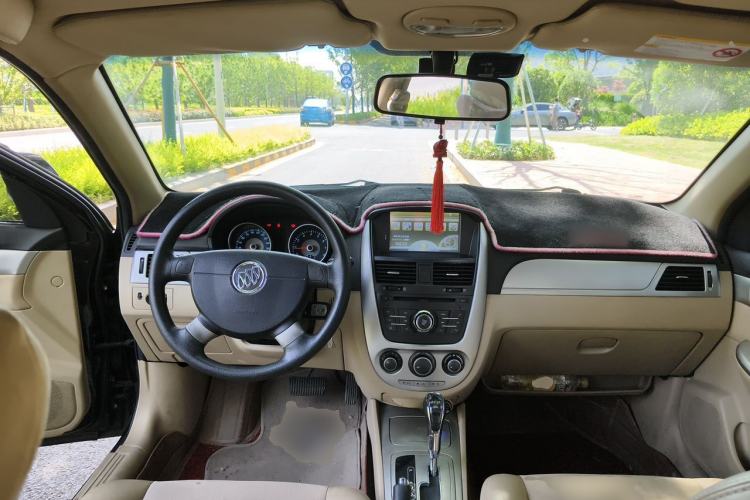Used Buick Excelle 2013 1.5L Automatic Classic Model Center Console