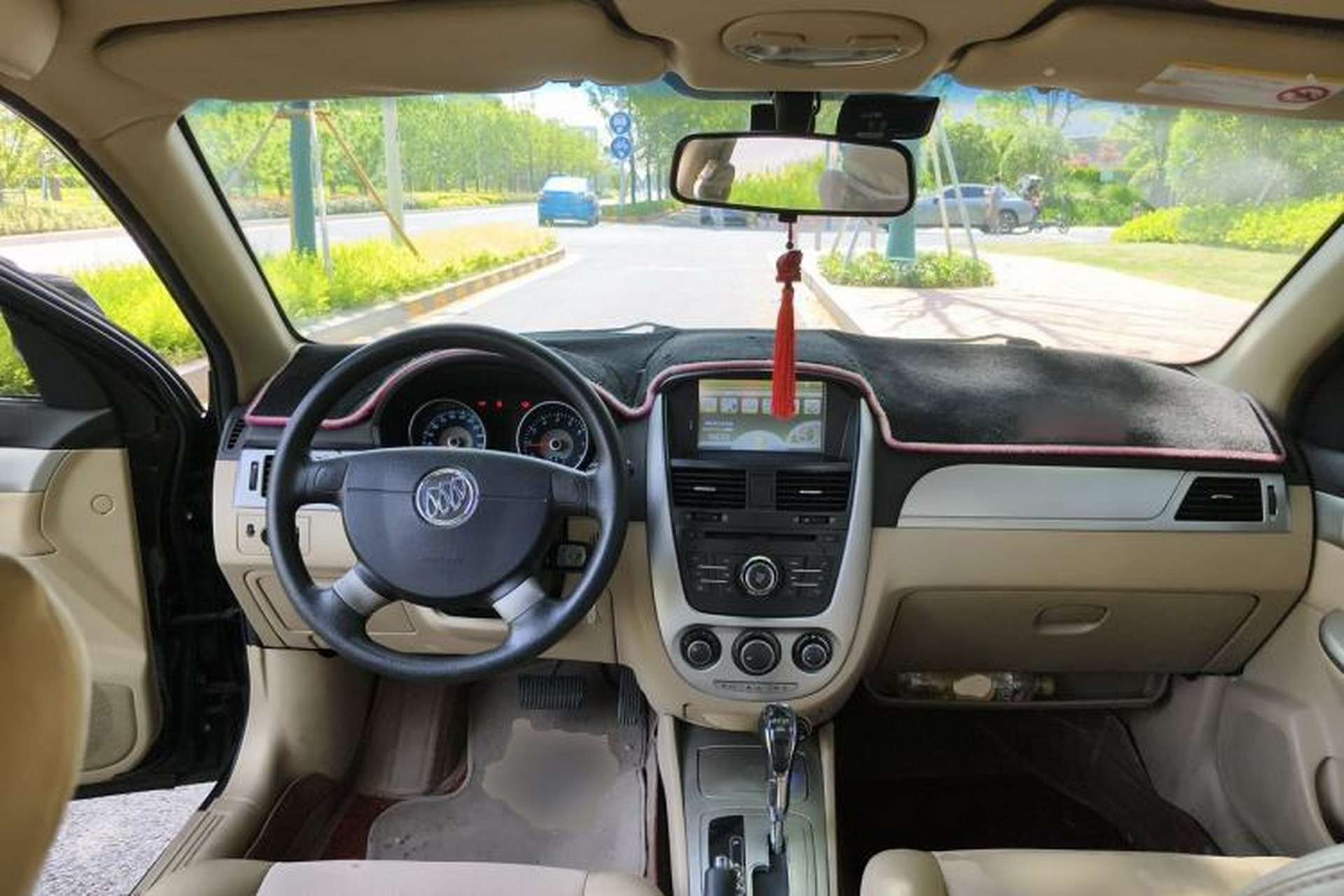 Used Buick Excelle 2013 1.5L Automatic Classic Model Center Console