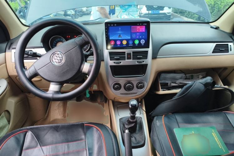 Used Buick Excelle 2013 1.5L Manual Classic Model Center Console