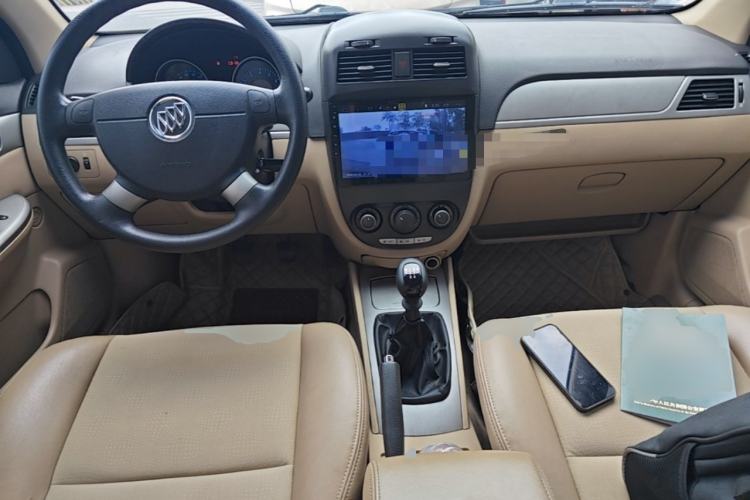 Used Buick Excelle 2013 1.5L Manual Classic Model Center Console