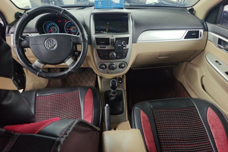 Used Buick Excelle 2013 1.5L Manual Classic Model Center Console