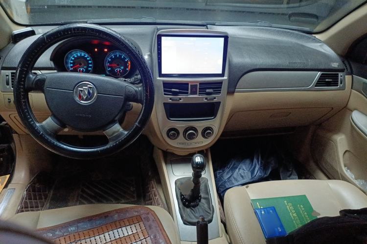 Used Buick Excelle 2013 1.5L Manual Classic Model Center Console
