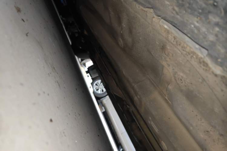 Used Buick Excelle 2013 1.5L Manual Classic Model Chassis Front Right