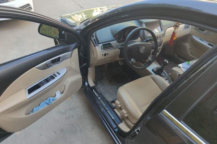 Used Buick Excelle 2013 1.5L Manual Classic Model Driver Seat