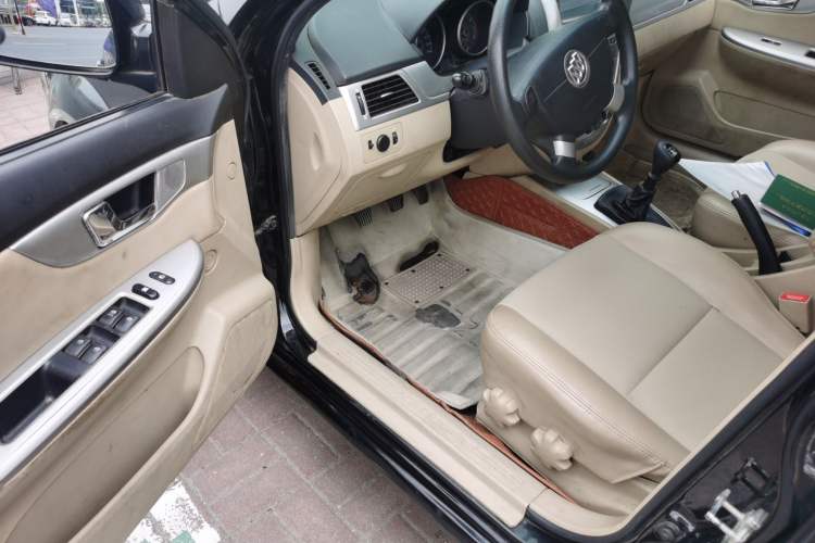 Used Buick Excelle 2013 1.5L Manual Classic Model Driver Seat