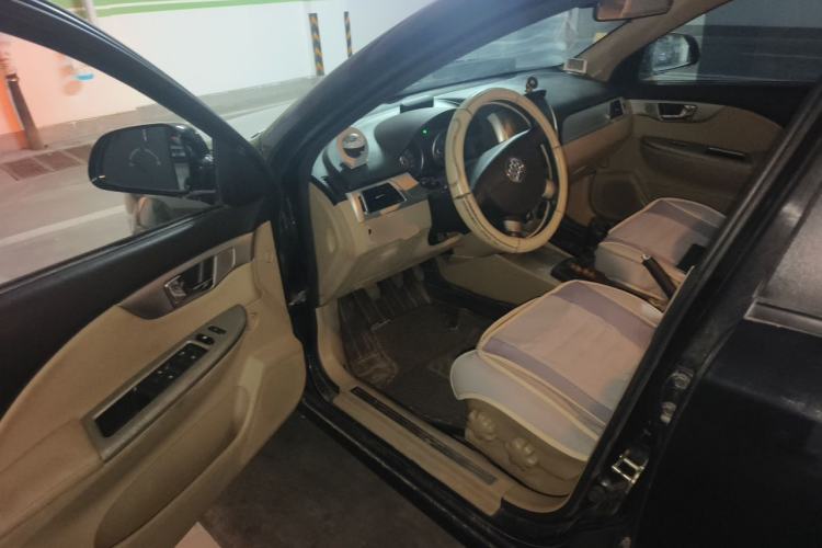 Used Buick Excelle 2013 1.5L Manual Classic Model Driver Seat