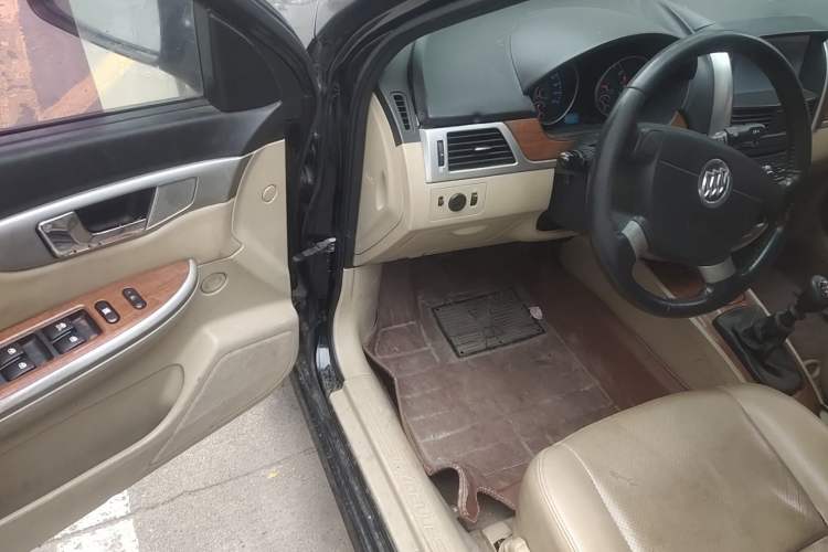 Used Buick Excelle 2013 1.5L Manual Luxury Model Driver Seat
