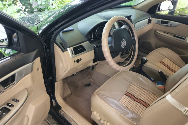 Used Buick Excelle 2013 1.5L Manual Classic Model Driver Seat