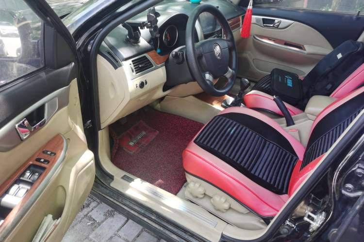 Used Buick Excelle 2013 1.5L Manual Luxury Model Driver Seat