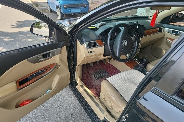 Used Buick Excelle 2013 1.5L Manual Luxury Model Driver Seat