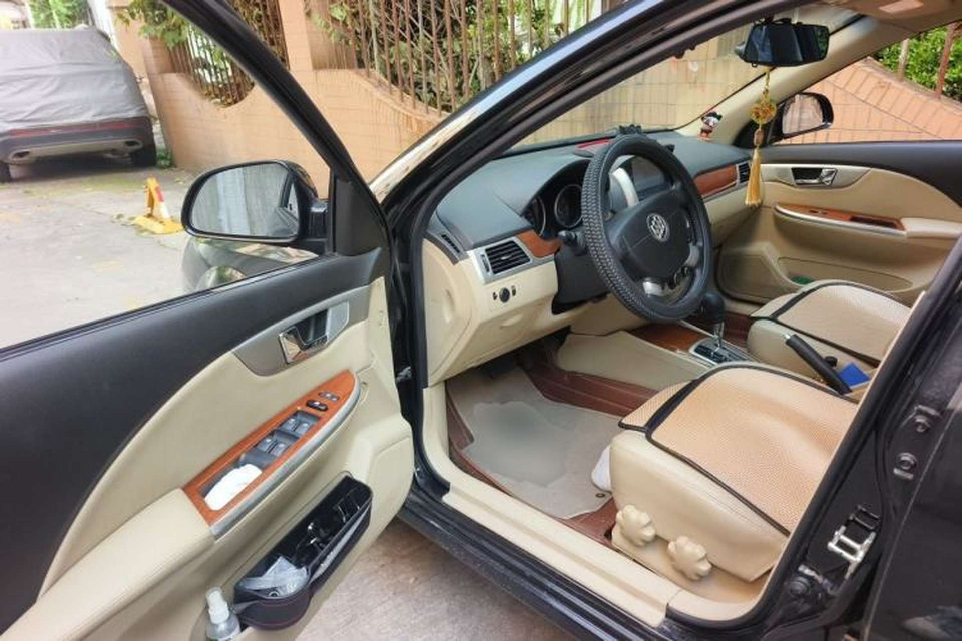 Used Buick Excelle 2013 1.5L Automatic Luxury Model Driver Seat