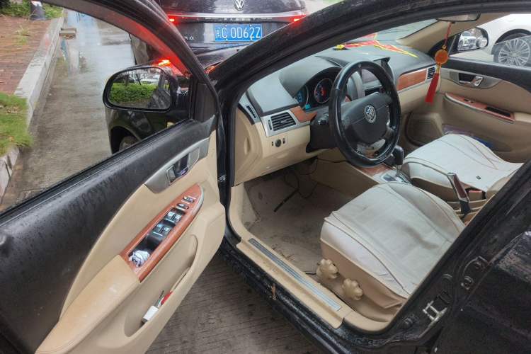 Used Buick Excelle 2013 1.5L Automatic Luxury Model Driver Seat