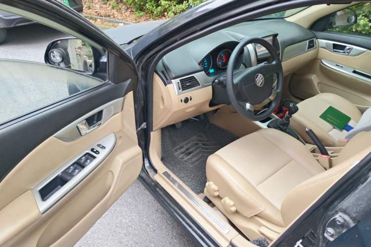 Used Buick Excelle 2013 1.5L Manual Classic Model Driver Seat