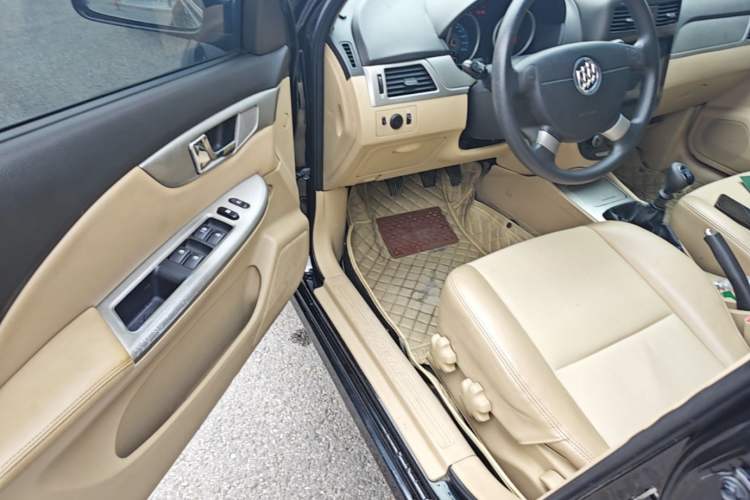 Used Buick Excelle 2013 1.5L Manual Classic Model Driver Seat