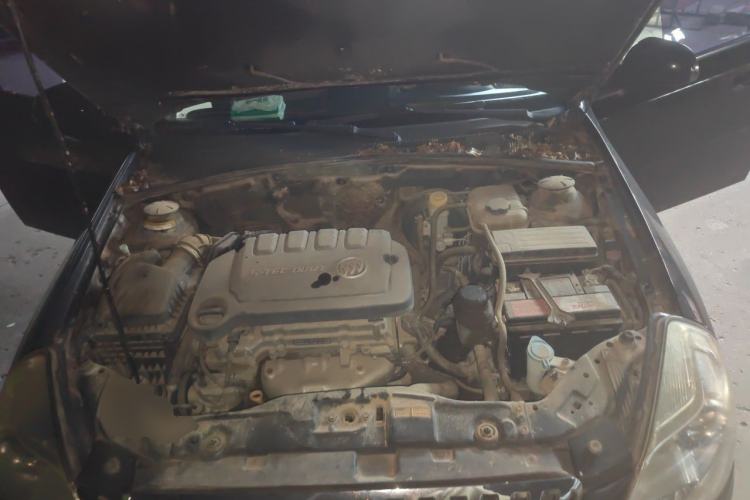 Used Buick Excelle 2013 1.5L Manual Classic Model Engine Bay