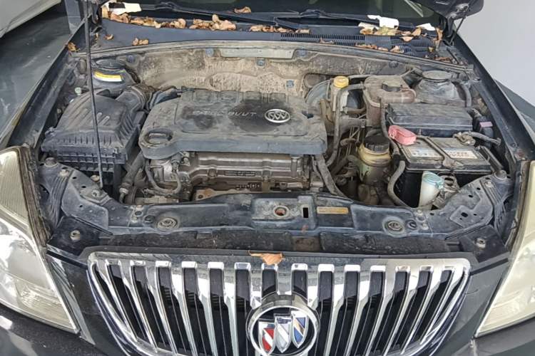 Used Buick Excelle 2013 1.5L Manual Classic Model Engine Bay
