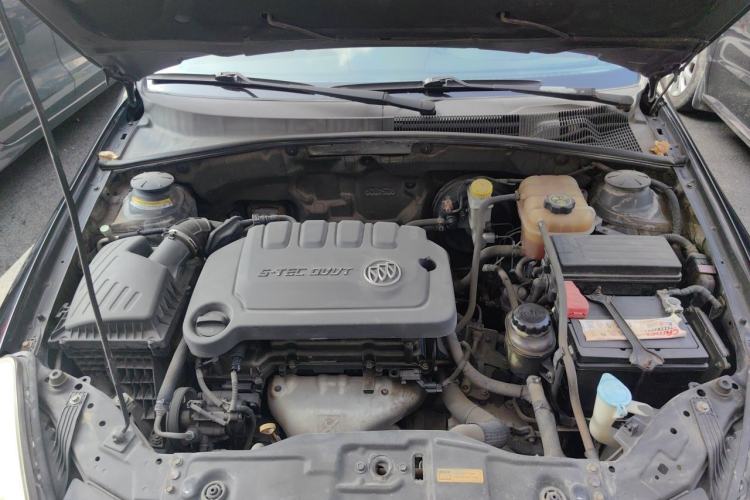 Used Buick Excelle 2013 1.5L Automatic Classic Model Engine Bay