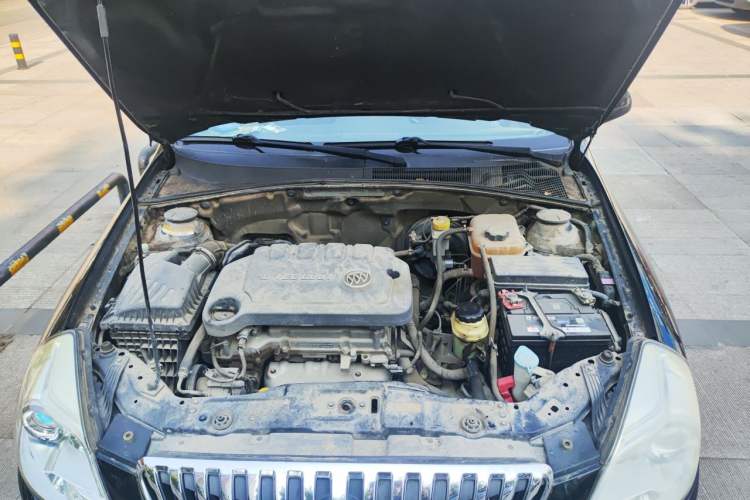 Used Buick Excelle 2013 1.5L Automatic Classic Model Engine Bay