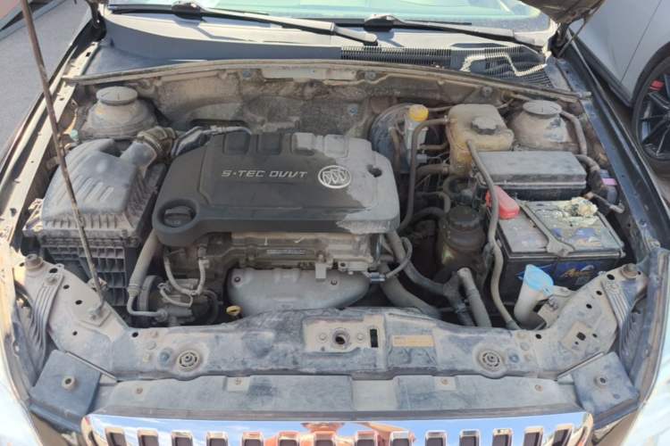 Used Buick Excelle 2013 1.5L Manual Classic Model Engine Bay