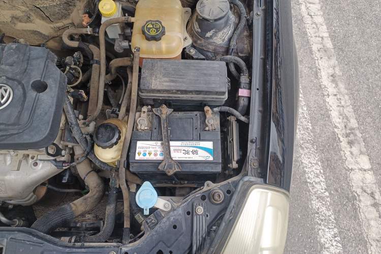 Used Buick Excelle 2013 1.5L Automatic Classic Model Engine Bay Left