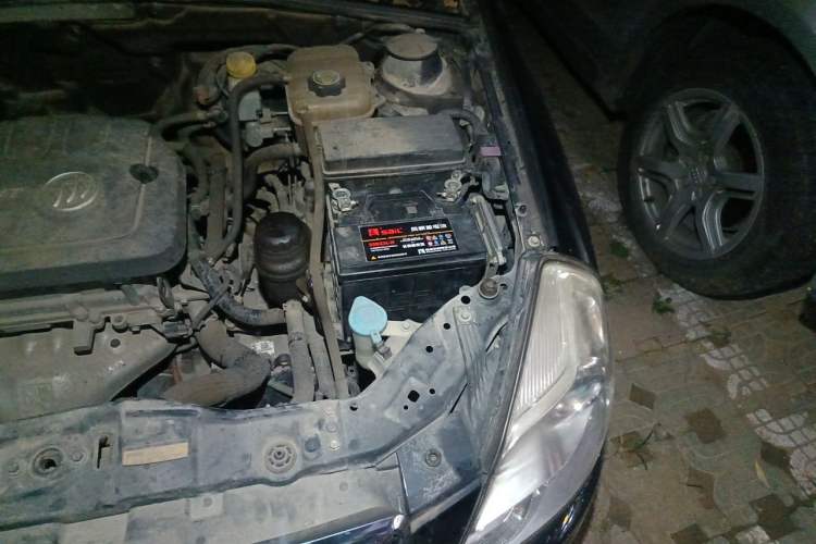 Used Buick Excelle 2013 1.5L Automatic Classic Model Engine Bay Left