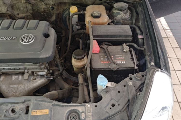Used Buick Excelle 2013 1.5L Manual Classic Model Engine Bay Left