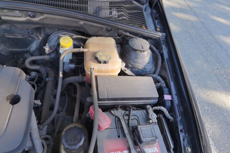Used Buick Excelle 2013 1.5L Automatic Luxury Model Engine Bay Left