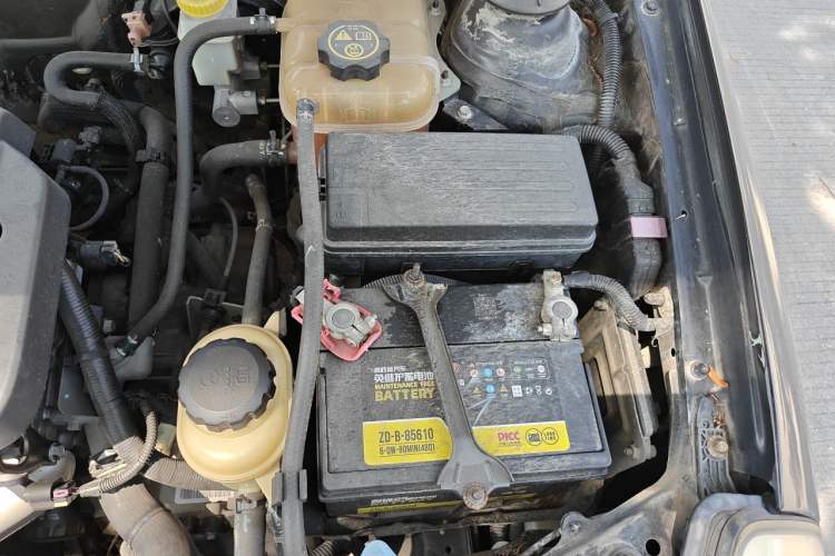 Used Buick Excelle 2013 1.5L Automatic Classic Model Engine Bay Left