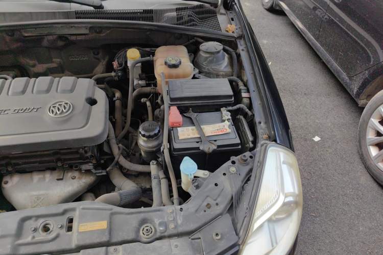 Used Buick Excelle 2013 1.5L Automatic Classic Model Engine Bay Left