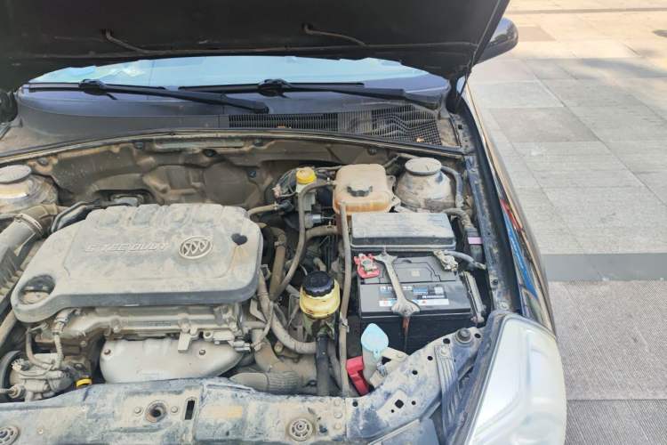 Used Buick Excelle 2013 1.5L Automatic Classic Model Engine Bay Left