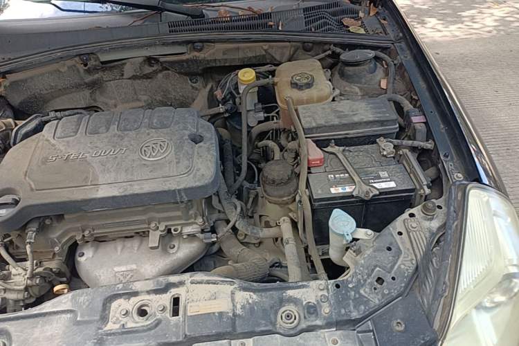 Used Buick Excelle 2013 1.5L Automatic Classic Model Engine Bay Left