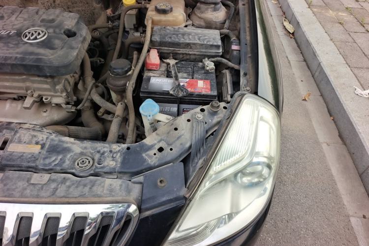 Used Buick Excelle 2013 1.5L Automatic Classic Model Engine Bay Left
