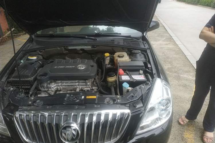 Used Buick Excelle 2013 1.5L Manual Classic Model Engine Bay Left