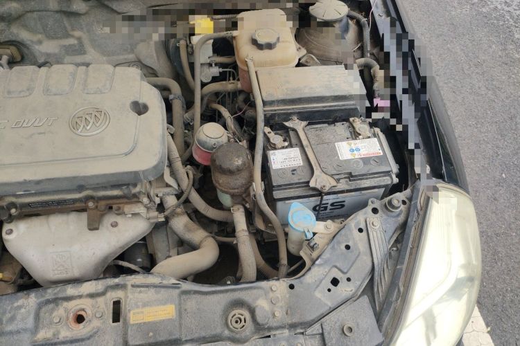 Used Buick Excelle 2013 1.5L Manual Classic Model Engine Bay Left