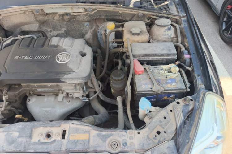Used Buick Excelle 2013 1.5L Manual Classic Model Engine Bay Left